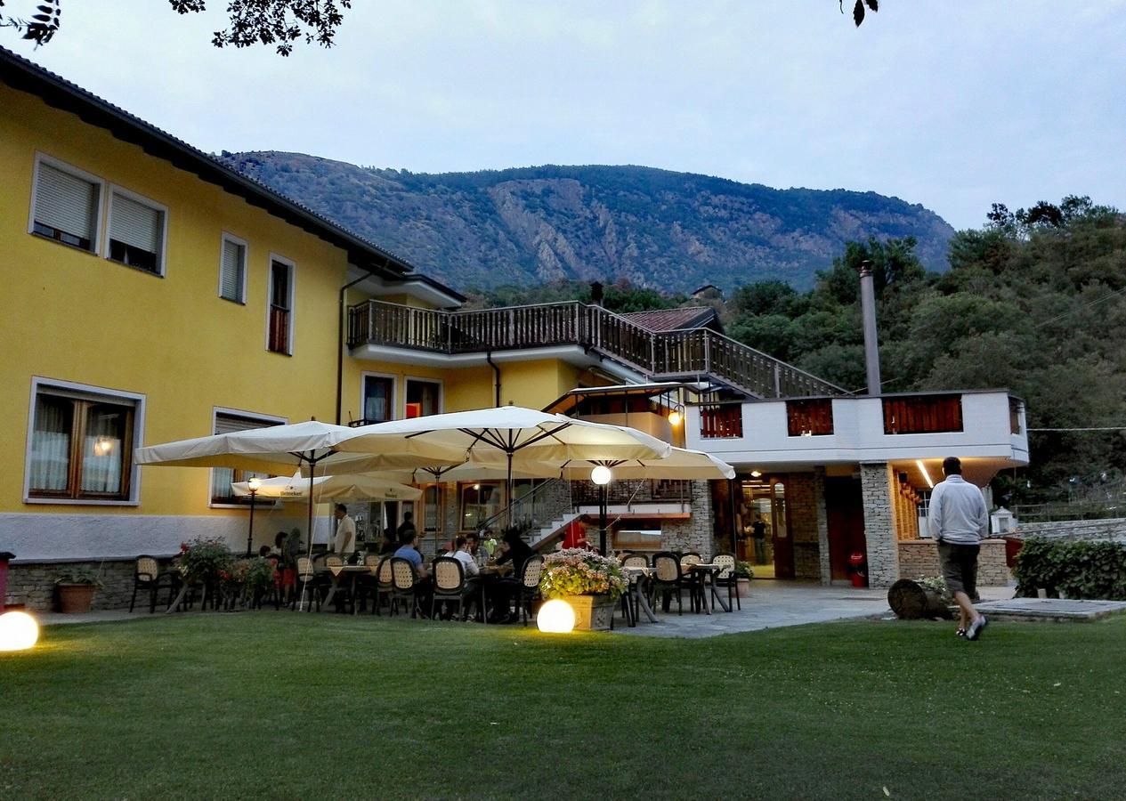 מונז'ובט Hotel Castello מראה חיצוני תמונה