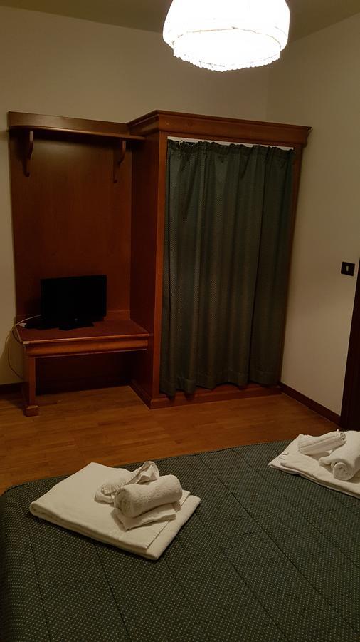 מונז'ובט Hotel Castello מראה חיצוני תמונה